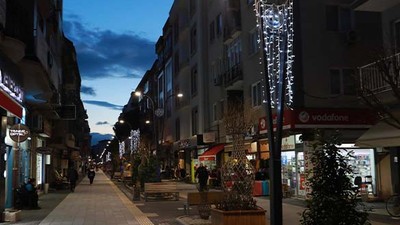 Burhaniye'de Meydanlar ve Caddeler Işıl Işıl