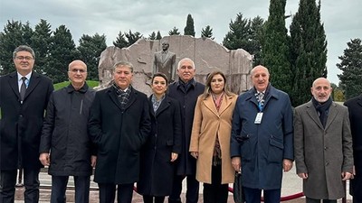 CHP Heyeti Azerbaycan Milli Meclisi'nde