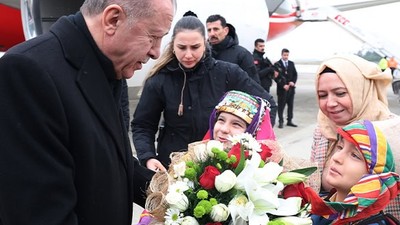 Cumhurbaşkanı Erdoğan, Balıkesir'de Çiçeklerle Karşılandı