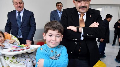 Vali Ustaoğlu Özel Öğrencilerle Buluştu