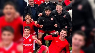 Vekil Canbey Balıkesirspor'a Tribünden Destek Verdi