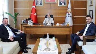 Vekil Uygur, Balıkesir Temsilcilerini AK Parti Genel Merkezi'nde Ağırladı