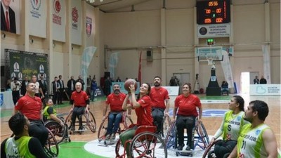 Ünlüler ve Şampiyonlar Balıkesir’de Karşılaştı!