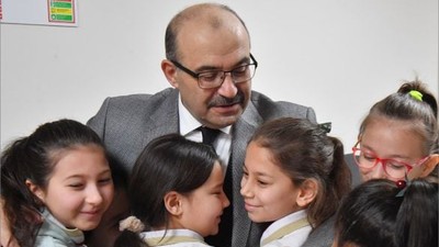 Vali Ustaoğlu’ndan Öğrencilere Tavsiye