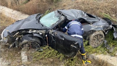 Balıkesir'de Kaza! Araç Hurdaya Döndü