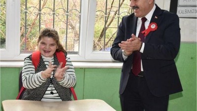 Kalpteki Engeller Kalktı! Müdür Demir Özel Öğrencilerle Buluştu