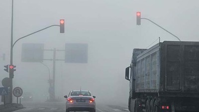 Bandırma'da Yoğun Sis Ulaşımı Felç Etti