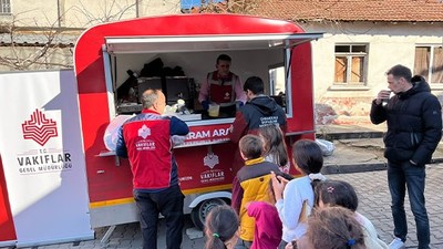 Çanakkale Savaşları Mobil Müzesi'ne Gelenlere Sıcak İkram
