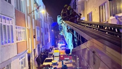 Bandırma’da Yangın Can Aldı! 1 İtfaiye Eri Yaralandı