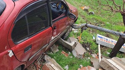 Kaygan Yolda Kaza, Doğal Gaz Kutusuna Çarptı