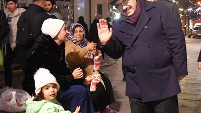 Vali Ustaoğlu Yılbaşı Gecesi Vatandaşlarla Buluştu