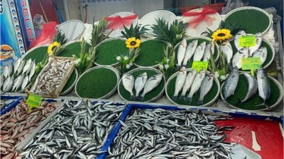 Jumbo Karides Tezgahı Süslüyor