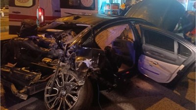 Edremit'teki Kazada Araç Hurdaya Döndü!
