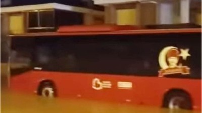 Edremit’te Dere Taştı Yollar Göle Döndü!