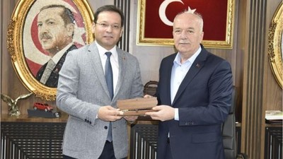 Sındırgı ve Dursunbey Başkanları Görüştü