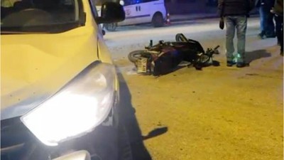 Motosiklet ve Otomobil Çarpıştı! Yaralılar Var