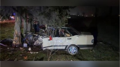 Tofaş Otomobil Ağaca Çarptı Sürücü Hayatını Kaybetti