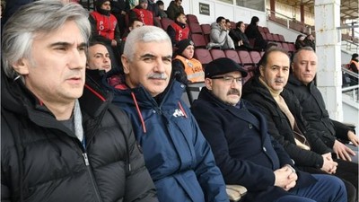 Vali Ustaoğlu'ndan Tribünden Destek