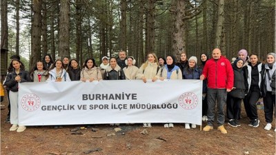 Burhaniyeli Gençler Kazdağları’nda Doğaya Sahip Çıktı