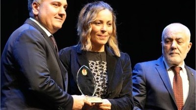Ceren Köse’ye 30 Yıllık Başarı Ödülü