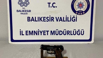 Balıkesir'de CHP Aracına Saldıran Şahıs Gözaltına Alındı