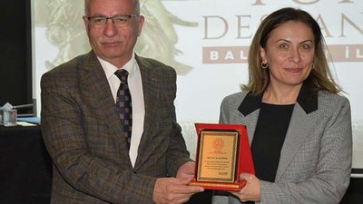 Balıkesir'de "Oku-Yorum, Yazı-Yorum" Paneli Düzenlendi