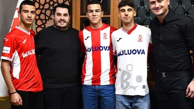 Balıkesirspor'da Üç Genç Yıldıza Profesyonel Sözleşme