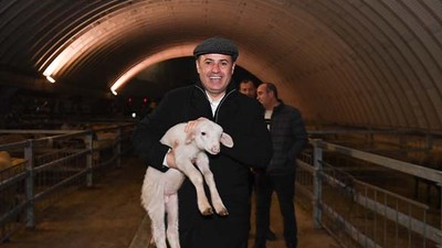 Başkan Akın, Haftaya Hayvan Pazarı Ziyaretiyle Başladı