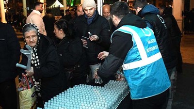 Başkan Akın’dan Mübarek Gün İkramı