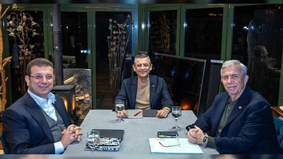 CHP Lideri Özgür Özel, İmamoğlu ve Yavaş ile Bir Araya Geldi