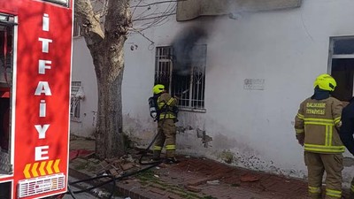 Edremit'te Tek Katlı Evde Çıkan Yangın Söndürüldü