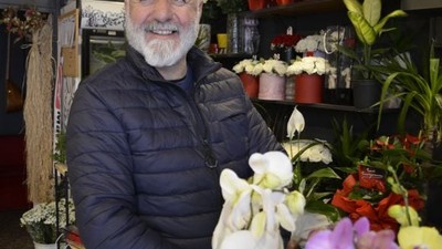 Parasına Güvenen Orkide Yüreğine Güvenen Kırçiçekleri Toplasın