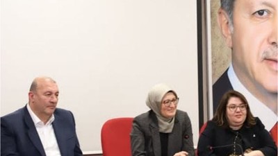 Belgin Uygur Bigadiç Teşkilatını Genel Merkez’de Ağırladı