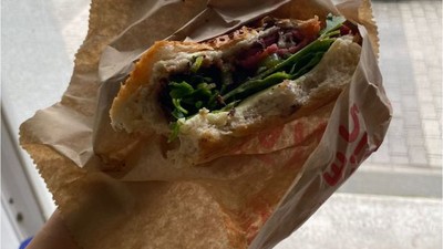 Balıkesir'de Serpme Kahvaltı Ekmek Arasında!