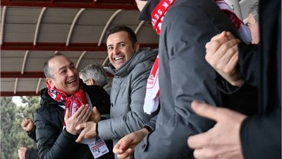 Balkes’ten Başkan Akın’a Pankartlı Teşekkür