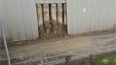 Bandırma’da Beton Duvar Çöktü!