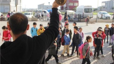 Pazartesi Günü Ders Zili Çalıyor!