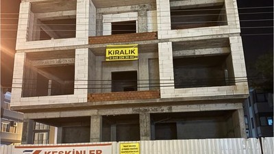 Bu da Oldu! Tamamlanmamış Binaya Kiralık İlanı Asıldı