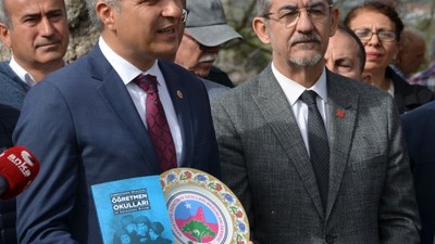 Özçağdaş Savaştepe Öğretmen Okullarında