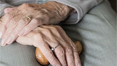 Erken Yaşlanma Nedir? Belirtileri ve Nedenleri Nelerdir?