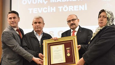 Balıkesir'de 4 Şehit Ailesi ve 4 Gaziye Devlet Övünç Madalyası Takdim Edildi
