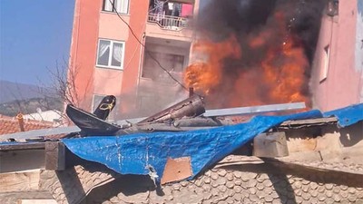 Balıkesir'de Ev Yangını Korkuttu, İtfaiye Alevleri Kontrol Altına Aldı