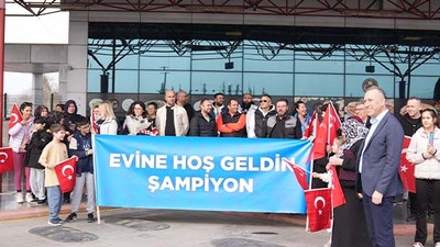 Balıkesirli Milli Eskrimcilere Karşılama Töreni