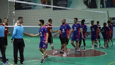 Bandırma Belediyesi Erkek Voleybol Takımı Manyas Çeltik Turnuvası’nda 3. Oldu