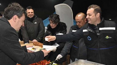 Başkan Ahmet Akın, Esnafla Sahurda Buluştu