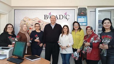 Bigadiç Belediyesi 8 Mart’ı Kadın Çalışanlarıyla Kutladı