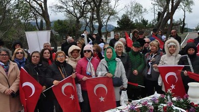 Edremit ADD, Çanakkale Kahramanı Kocaseyit'i Mezarı Başında Andı