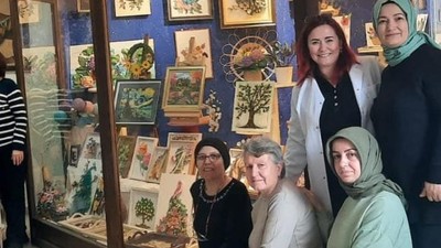 Edremit’te Quling Kursundaki Eserler Göz Kamaştırıyor