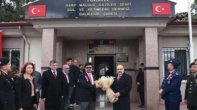Vali Ustaoğlu'ndan 18 Mart Çanakkale Zaferi Ziyaretleri