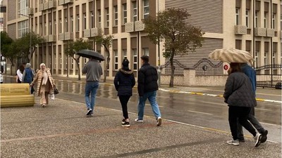 Balıkesir’de Gök Gürültülü Sağanak Yağış Başladı
